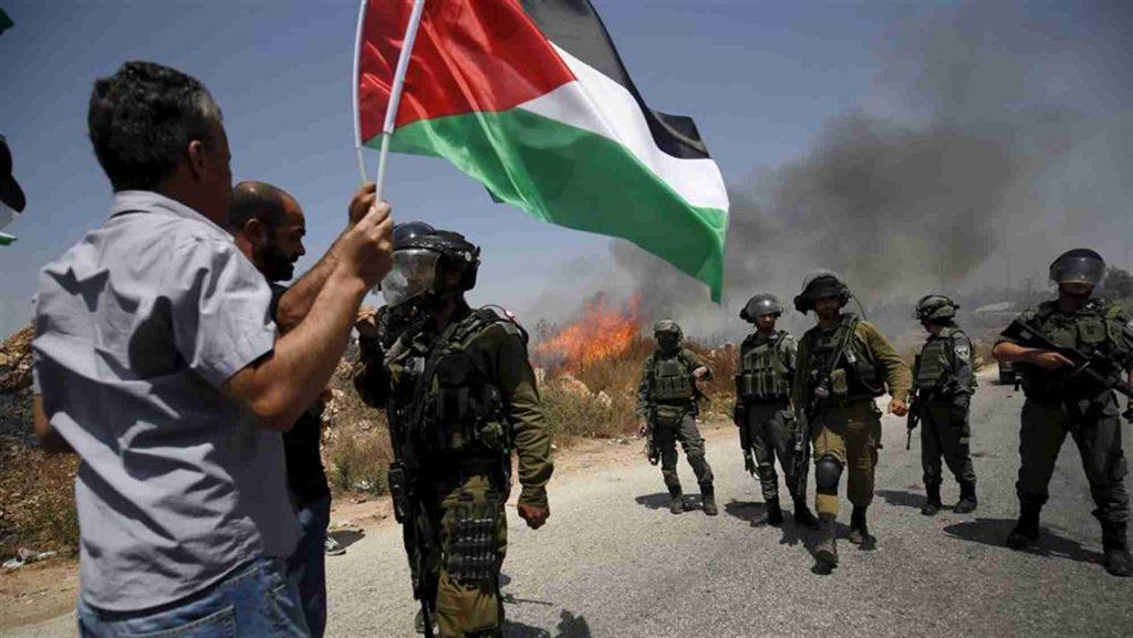 Hiljade Palestinaca protestira na granici Gaze i Izraela