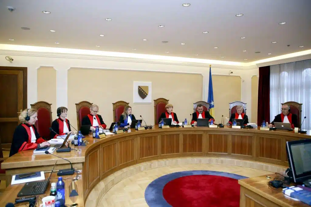 Ustavni sud BiH nije donio odluku o apelaciji Komšića i Džaferovića