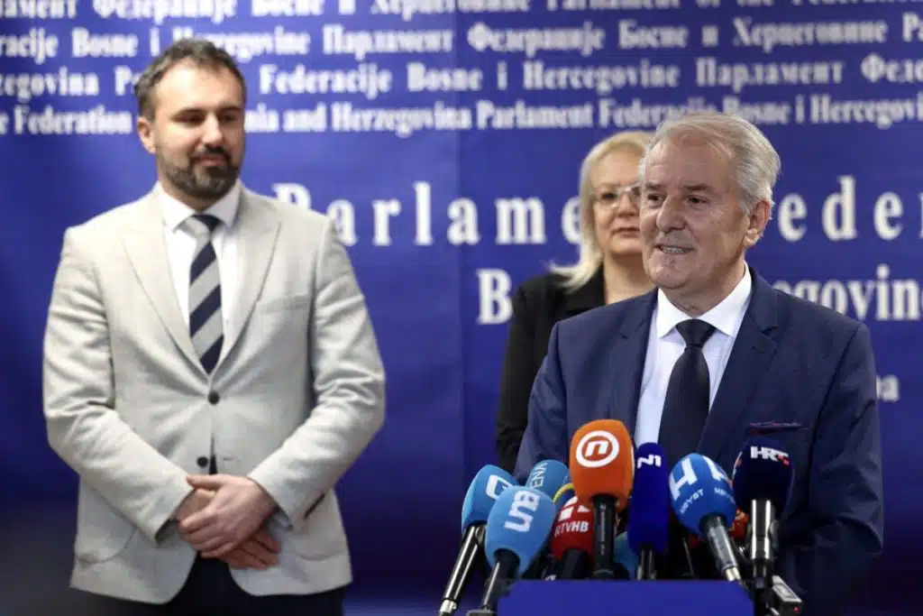 Bradara, Stojanović i Lendo konačno održali sastanak, ali se nisu dogovorili: Ide se na Predstavnički dom