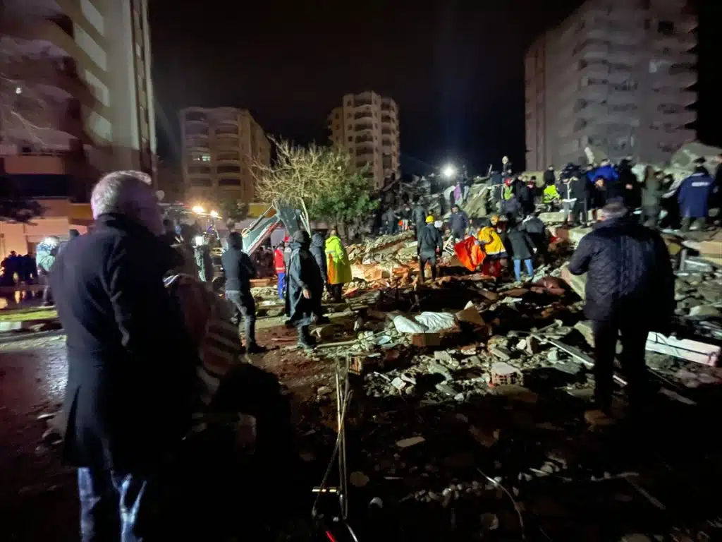 Razoran zemljotres pogodio Tursku: Desetine mrtvih, stotine povrijeđenih