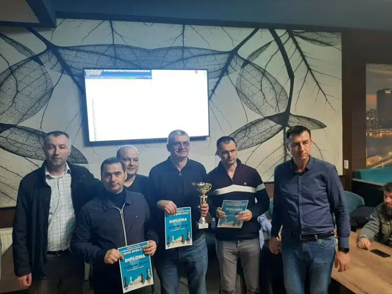 Devet velemajstora u Jajcu