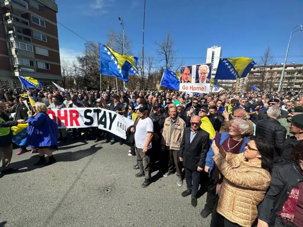 Počeli protesti ispred OHR-a, građani žele zaustaviti ‘razgradnju države’