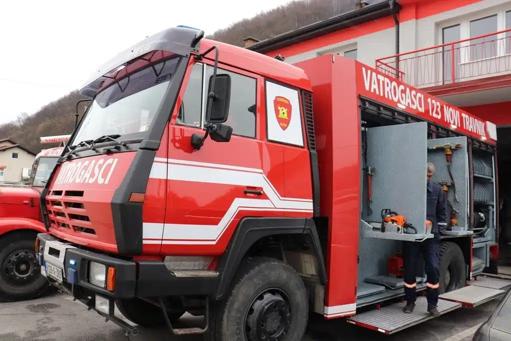 Vatrogasno vozilo ‘Made in BiH’ stiglo u Novi Travnik