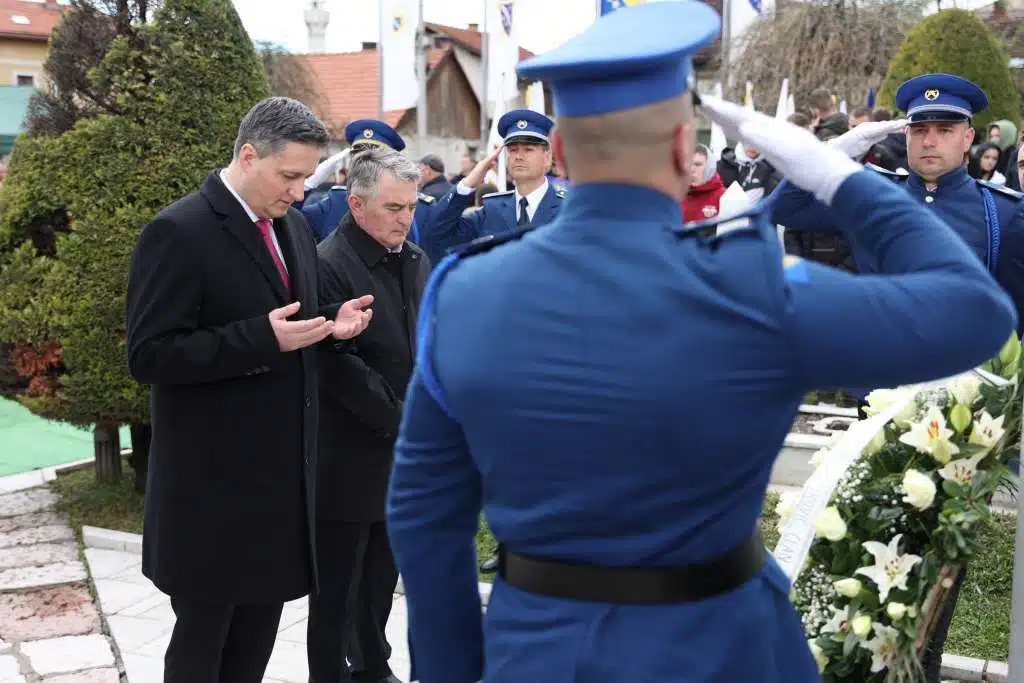 Bećirović: “ARBiH najvažnija historijska činjenica u našoj višestoljetnoj historiji”