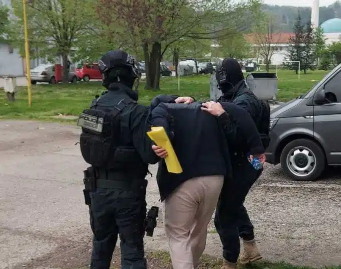 U TK uhapšene tri osobe zbog krivičnih djela “Iznuda” i “Ugrožavanje sigurnosti”