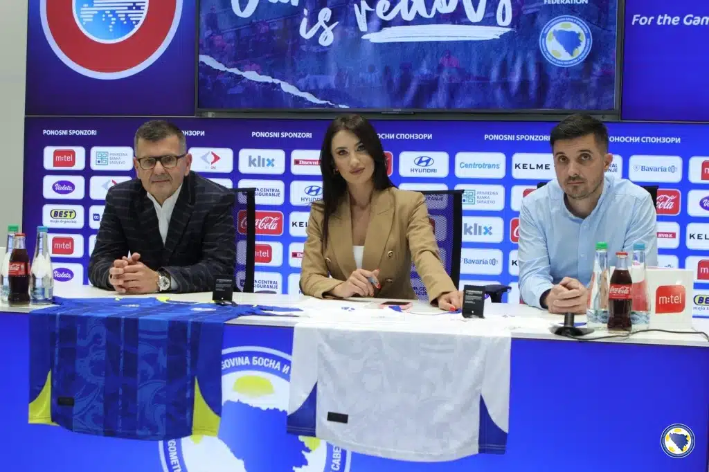 Ovo su novi dresovi Zmajeva (FOTO/VIDEO)