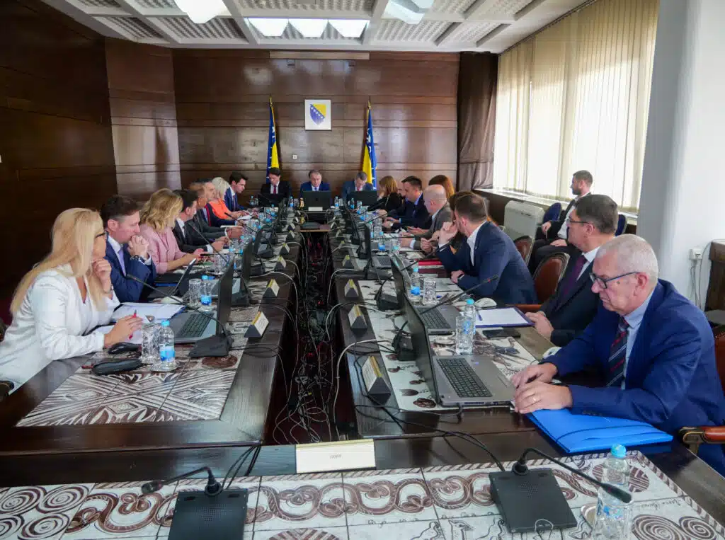 Vlada FBiH/ 11. juli proglašen Danom žalosti u Federaciji BiH
