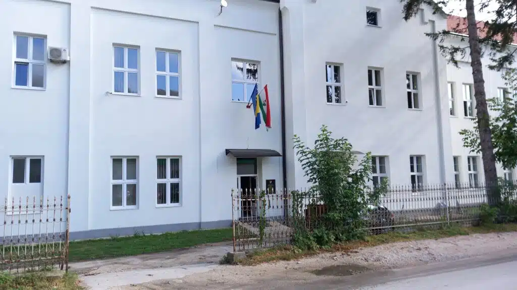 SBK/ U operativnoj akciji „VIZIR“ slobode lišeno 8 policijskih službenika