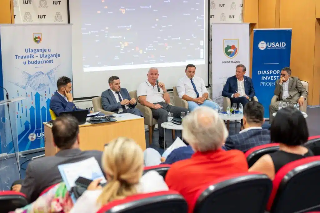 (FOTO) U Travniku uz brojne zvanice održan poslovni forum travničke dijaspore
