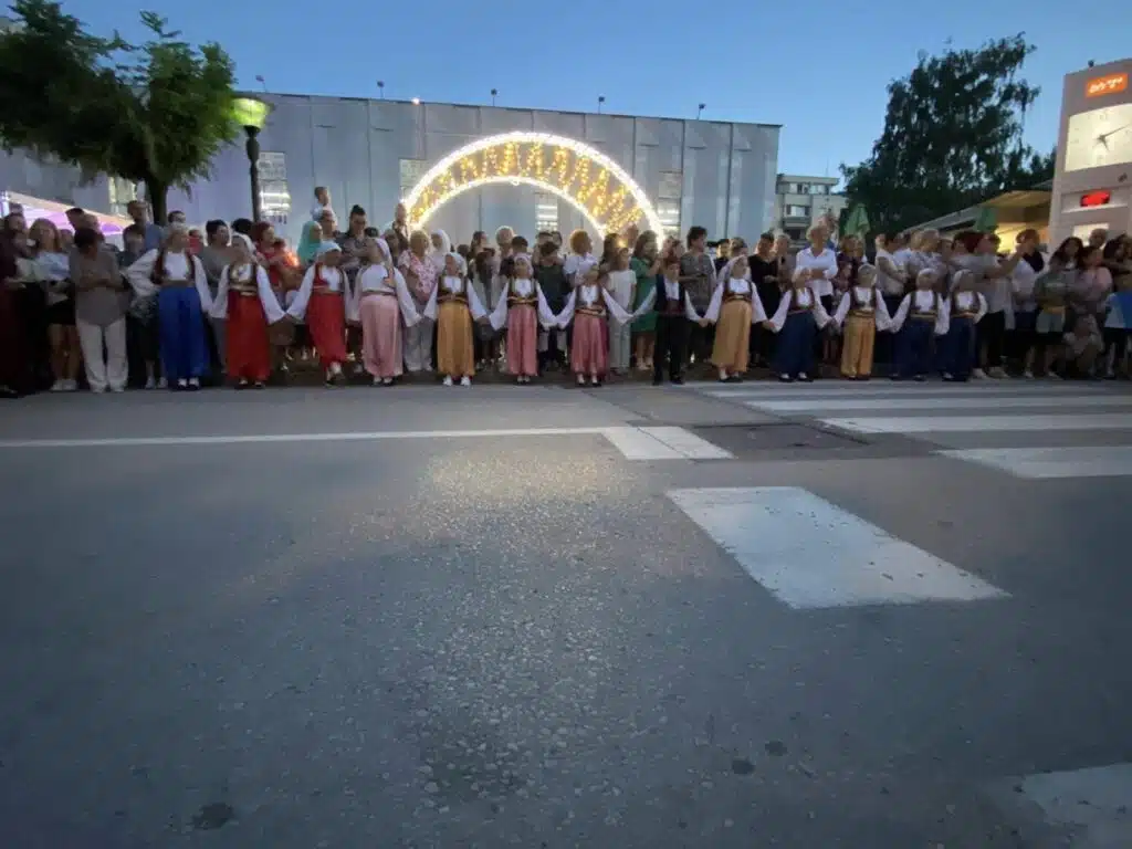 KUD “Borac” Travnik u ponedjeljak održava probu na Centralnom gradskom trgu u Travniku