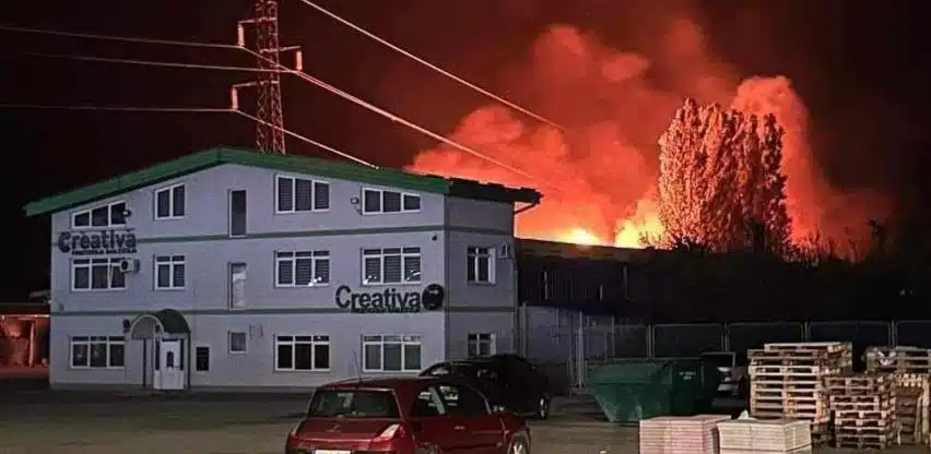 Izgorjeli pomoćni objekti fabrike Creativa u Bihaću