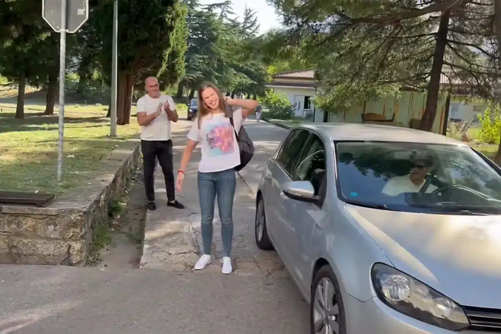 Učenici i profesori na sjajan način dočekali Lanu Pudar (VIDEO)