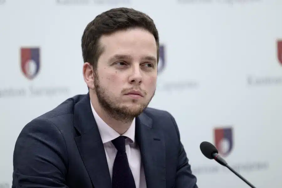 Nihad Uk podnio ostavku na mjesto premijera KS