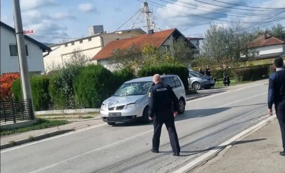 U prometnoj nesreći smrtno stradala pješakinja