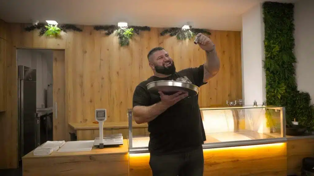 NOVI IZAZOV ZA NAJJAČEG BOSANCA: Strongman povrijedio ruku pa promijenio profesiju, janje i baklava na otvorenje