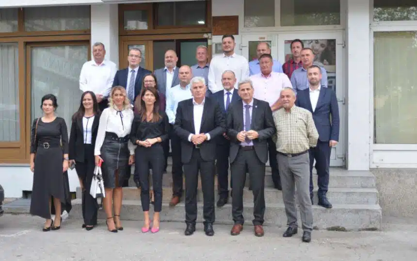 Čović se u Žepču sastao s članovima Općinskog i Županijskog odbora HDZ-a BiH