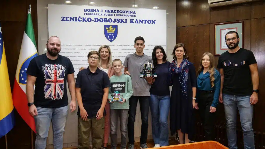 Vlada ZDK podržala odlazak zeničkih robotičara na Svjetsku robotičku olimpijadu u Panami