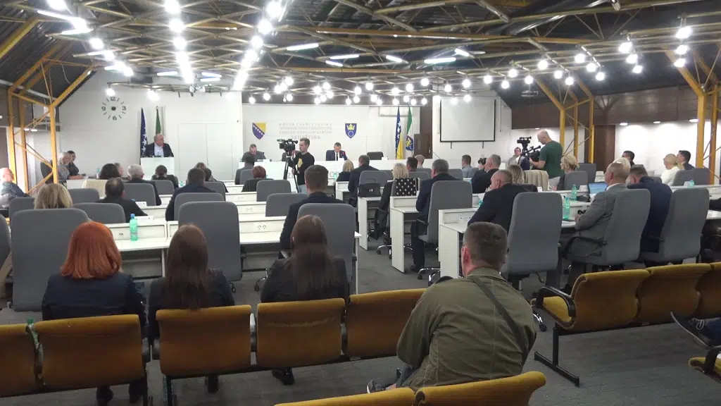 ZDK: Skupština izglasala smjenu premijerke Amre Mehmedić