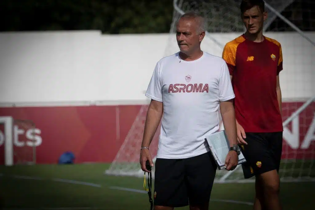 Zbog ove situacije isključen Mourinho (VIDEO)