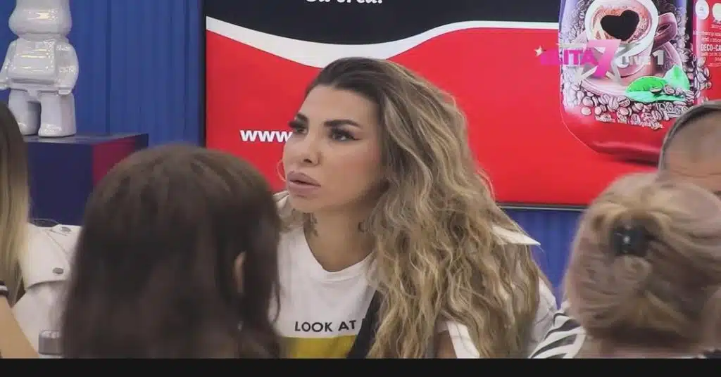 ANELI POPILA KOJU ČAŠU VIŠE, PA JOJ POPUSTILE KOČNICE: Kamere je snimile u nezgodnom položaju