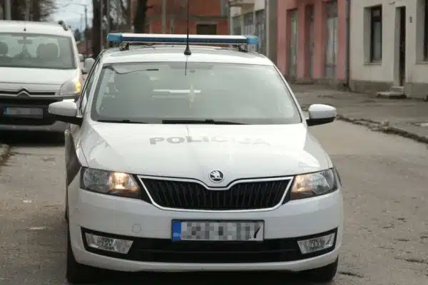 Dojave o postavljenom eksplozivu u školama u Živinicama i Gračanici: Jeziva poruka stigla na mejl