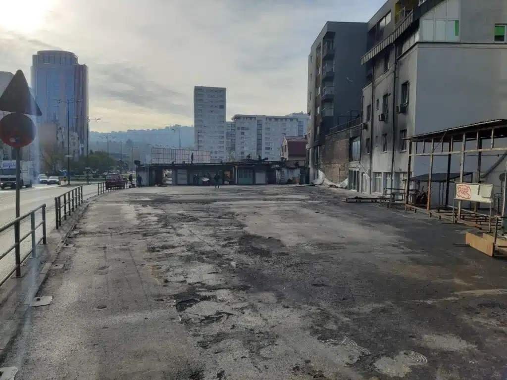 Foto/ Pijaca Kvadrant očišćena nakon požara, očekuje se da ubrzo počne s radom