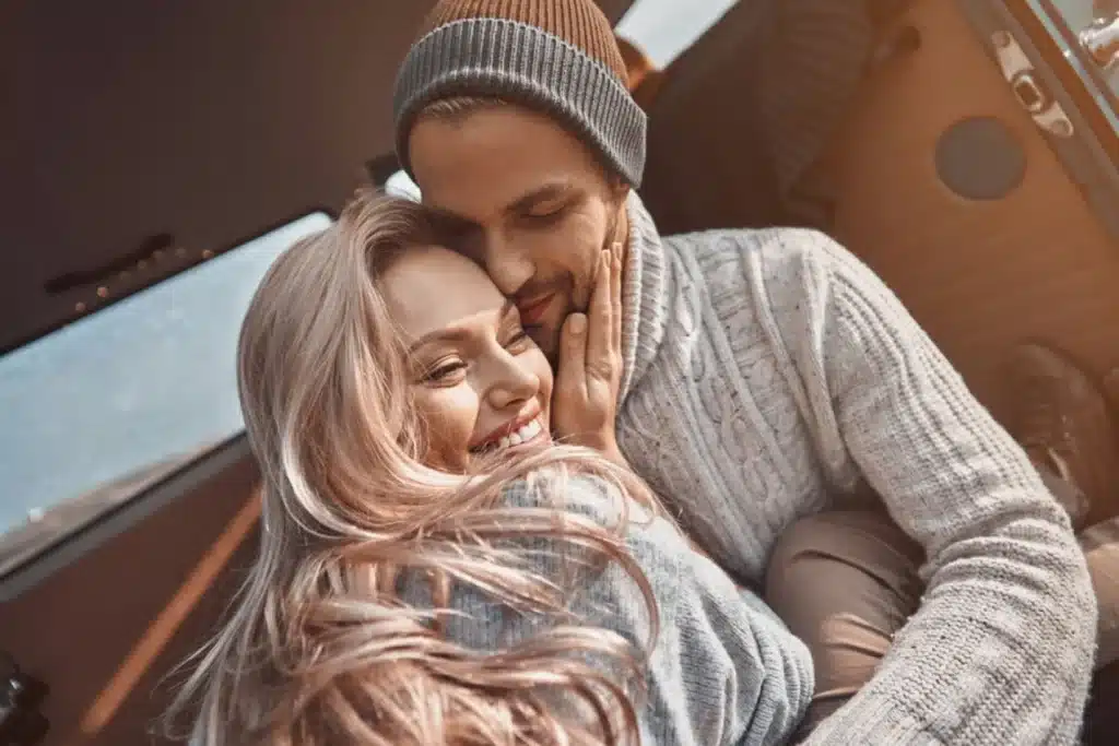 HLADNI DANI LJEPŠI SU U DVOJE: Ovi znaci horoskopa pronaći će ljubav u novembru