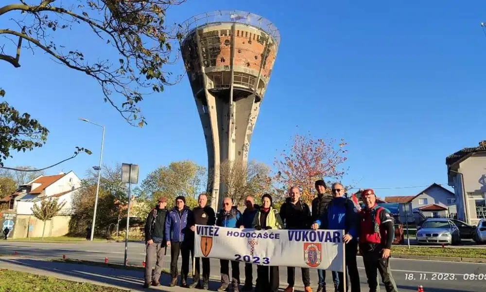 Hodočasnici iz Srednje Bosne nakon 260 km stigli u Vukovar (FOTO)