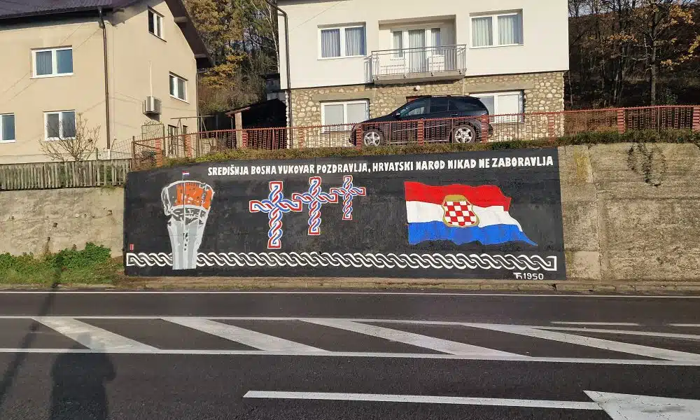 NOVI TRAVNIK SE NAKLONIO VUKOVARU: Oslikali mural dugačak čak 10 metara