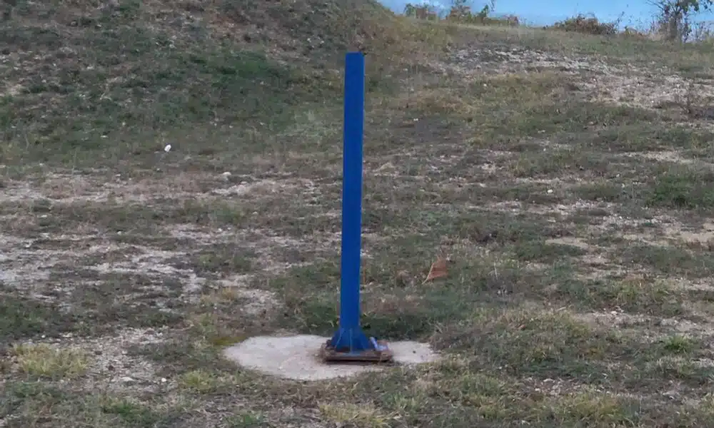 Odrezan i odnešen jarbol sa zastavom Hrvatskog naroda u BiH na Spomen obilježju Pješčara