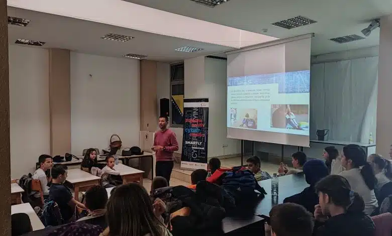 Oko 800 učenika osnovnih i srednjih škola KS steklo znanja u oblasti prevencije cyber nasilja