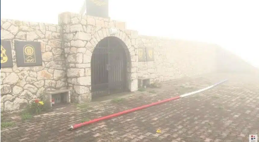 Travnik: Ponovno oskrnavljeno spomen obilježje na Pješčari