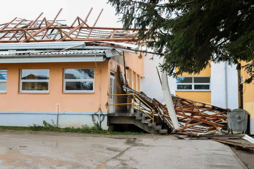 Više kvarova na dalekovodima i niskonaponskoj mreži u USK-u zbog jakog vjetra