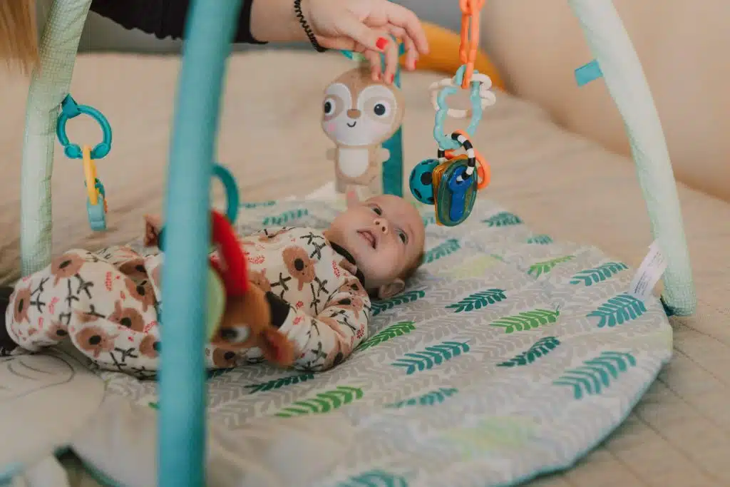 Evo kada bebe prepoznaju svoje ime i kako im pomoći u tome