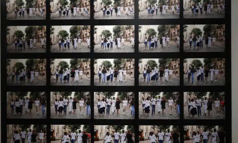 U Zemaljskom muzeju BiH otvorena izložba fotografija povodom Međunarodnog dana migranata