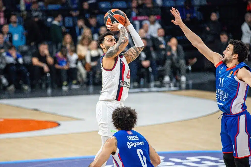 Ivanovićeva Baskonia vratila se na pobjednički kolosijek u Turskoj: Marinković nastavlja s odličnim igrama, bivši Partizanov igrač zamalo triple-double!