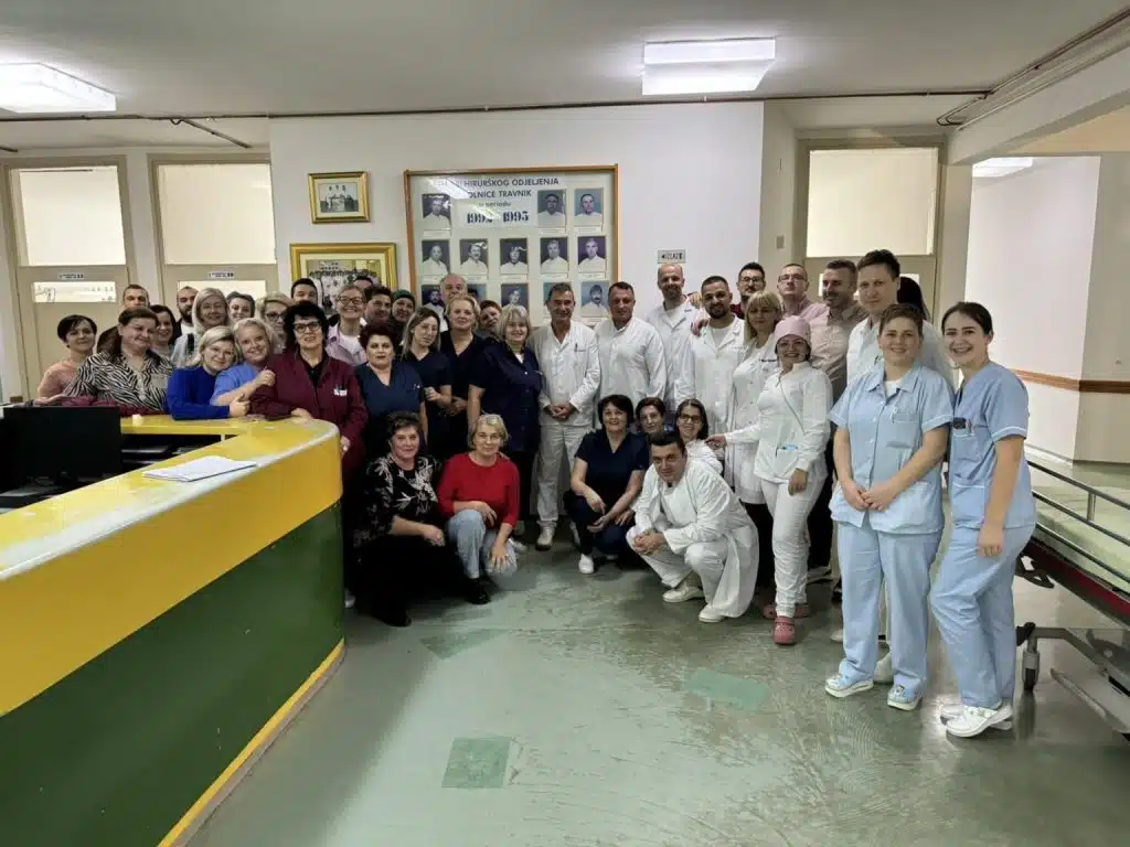 Kolektiv JU Bolnica Travnik u zasluženu penziju ispratio prim. dr. Hasana Muminagića