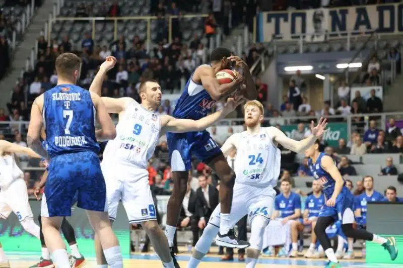 NIŠTA OD NOVOG SKALPA: Božić potpuno stao, Bubućnost slavila u Zadru!
