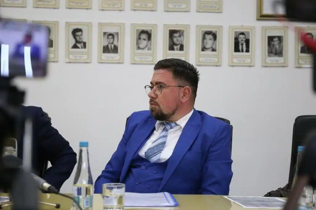 Novogodišnja čestitka Mirze Husetića