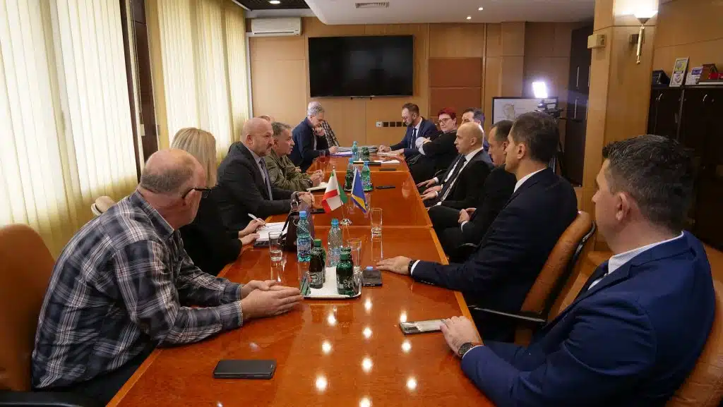 Premijer Pivić održao sastanak sa sindikatima: Vlada ZDK sutra donosi odluku o isplati novčane naknade od 350 KM