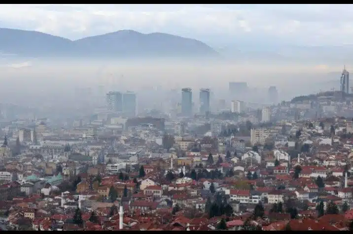 Sarajevo ponovo u vrhu gradova svijeta s najzagađenijim zrakom