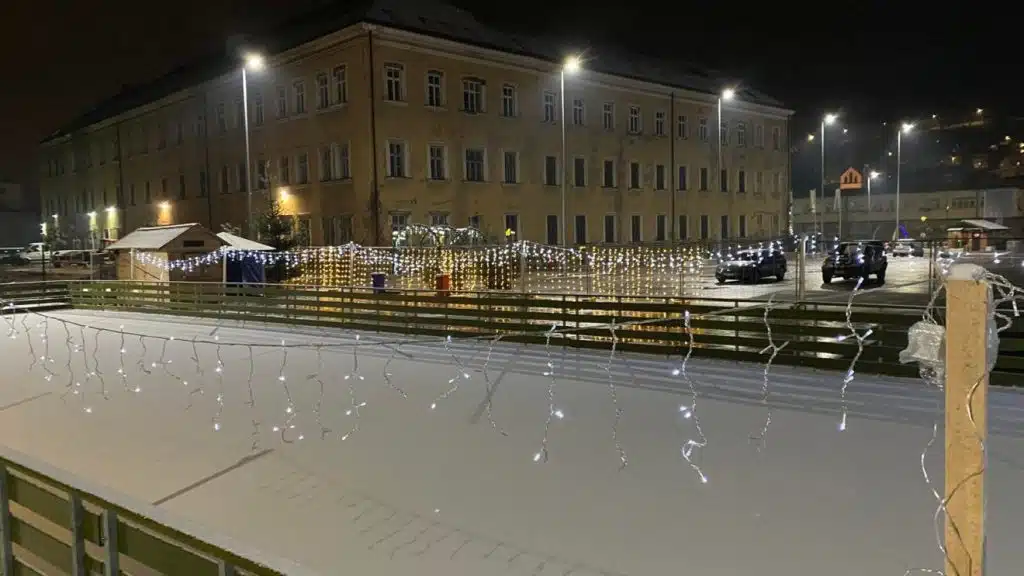 Travnik: Večeras otvorenje klizališta i veliki koncert Lidije Bačić