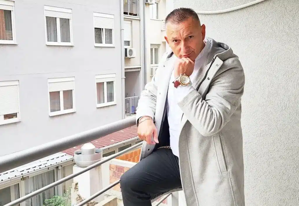 ŽENE GA OBOŽAVAJU, ALI MUŠKARCI PLAČU UZ NJEGOVU PJESMU: Ovo je Šakina muška himna