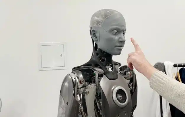 „ZA 20 GODINA ZEMLJOM ĆE HODATI MILIJARDU HUMANOIDNIH ROBOTA“ Jezivo predviđanje sada je potvrdio i Ilon Mask