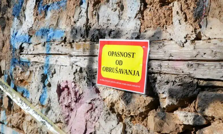 U toku uklanjanje opasnih objekata u Starom Gradu