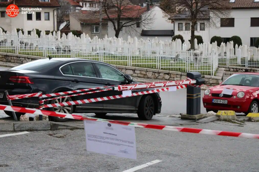 Foto/ Ovo su kompanije koje stoje iza zapečaćenih parkinga u Starom Gradu povezanih s Ibrahimom Hadžibajrićem