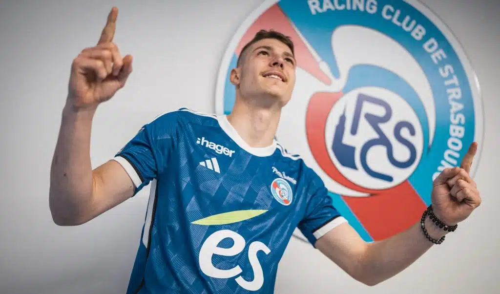 HTELA GA I ZVEZDA: Mladi srpski napadač zvanično predstavljen u novom klubu! (FOTO)