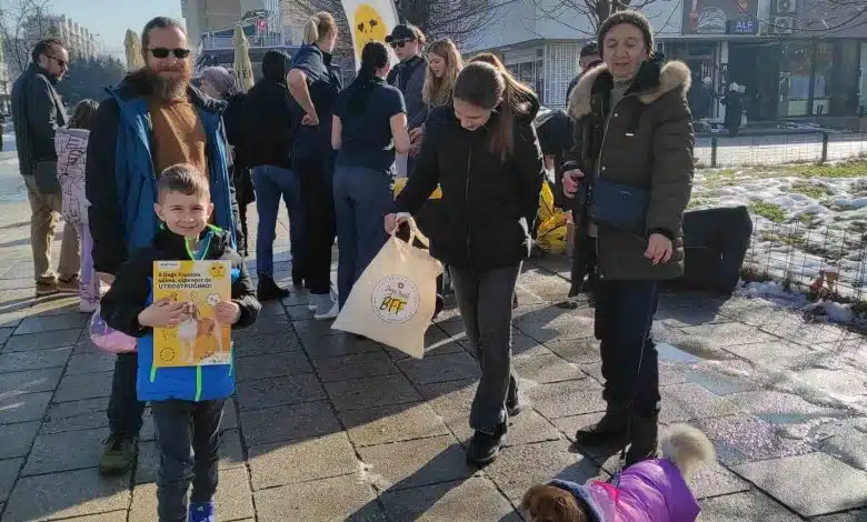 Inicijativa za pomociju odgovornog ponašanja vlasnika pasa, podijeljene vrećice za pseći otpad