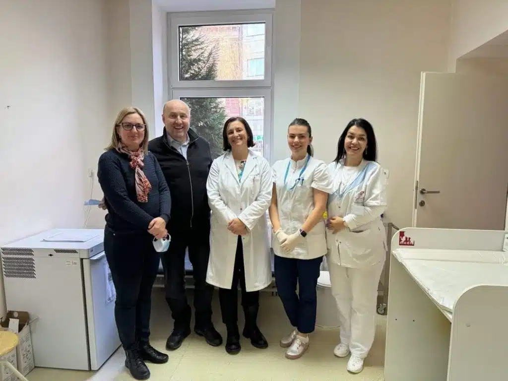 Ministar Hasanović i zastupnica Kapo obišli vakcinalne punktove, za dva dana vakcinisano 713 mališana