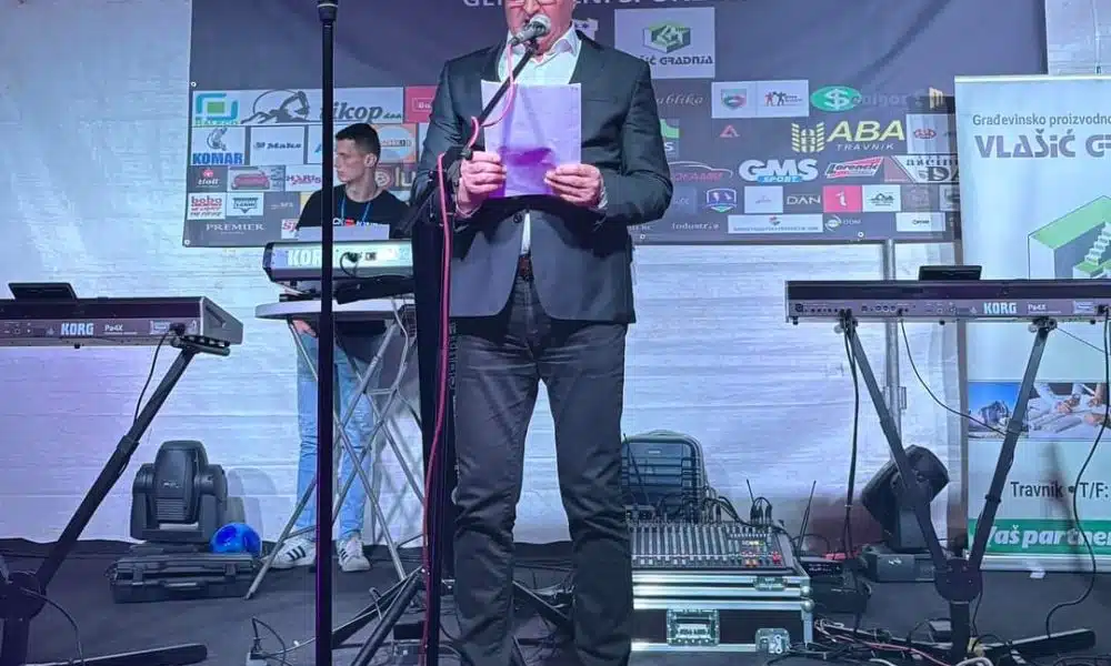 Ministar Helez na otvorenju malonogometnog turnira u Turbetu